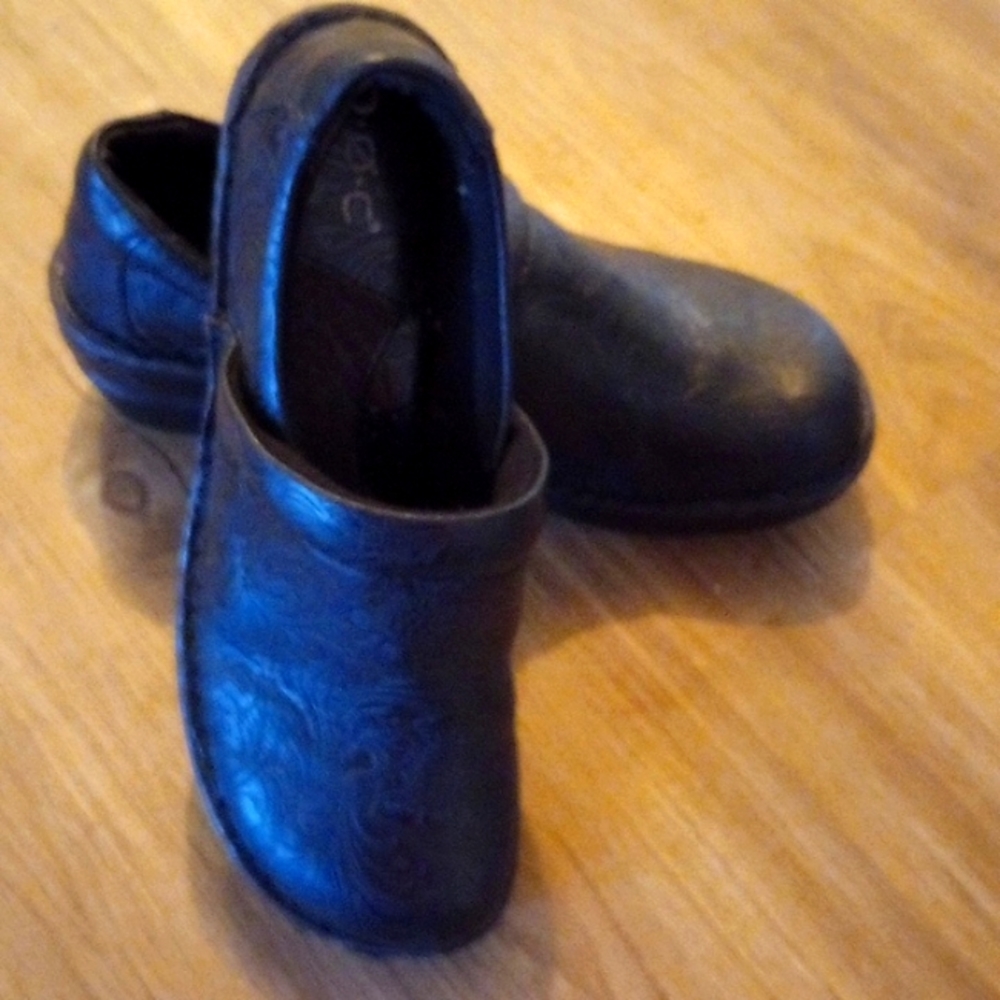 B.O.C clogs